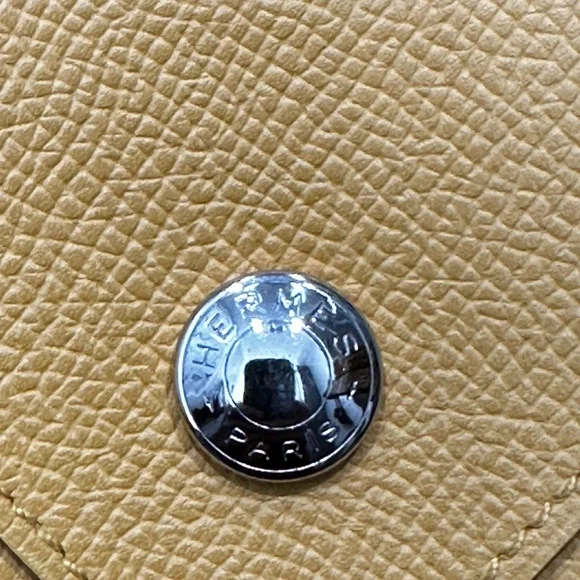 Hermès Le Quatre Epsom Coin Purse – Golden Amber Yellow - Picture 5 of 11